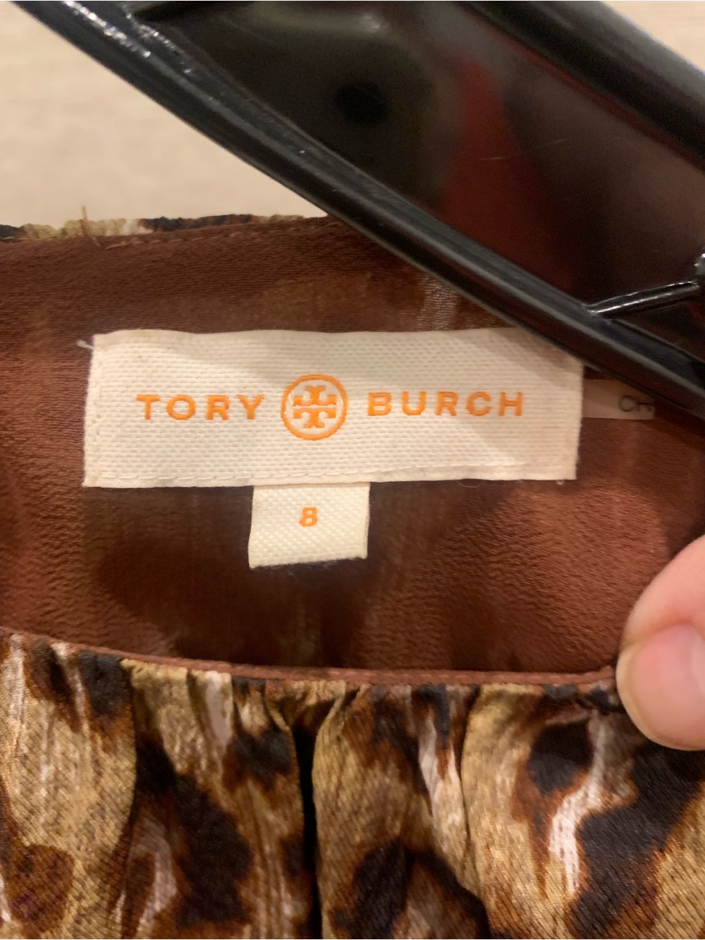 Tory Burch Leopard Print Sleeveless silk top - Picture 3 of 5